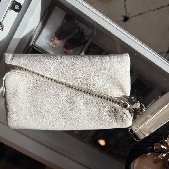 Jennifer Lopez Cream/White Magnetic Flap Wristlet - Picture 3 of 4